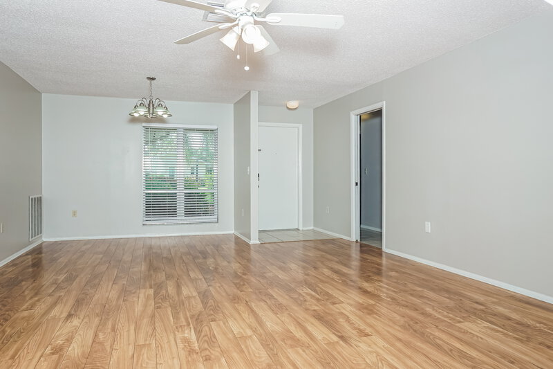 2,260/Mo, 3907 Lemonwood Dr Sarasota, FL 34232 Living Room View