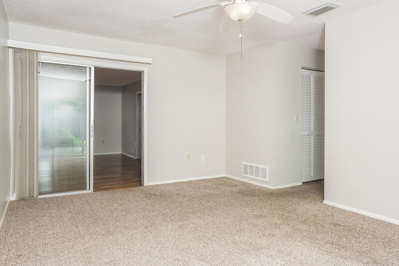 2,260/Mo, 3907 Lemonwood Dr Sarasota, FL 34232 Main Bedroom View