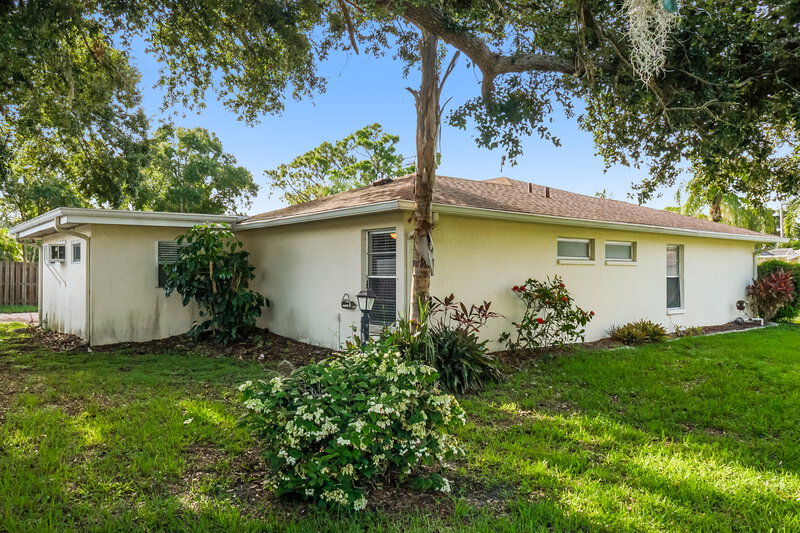 2,260/Mo, 3907 Lemonwood Dr Sarasota, FL 34232 Rear View