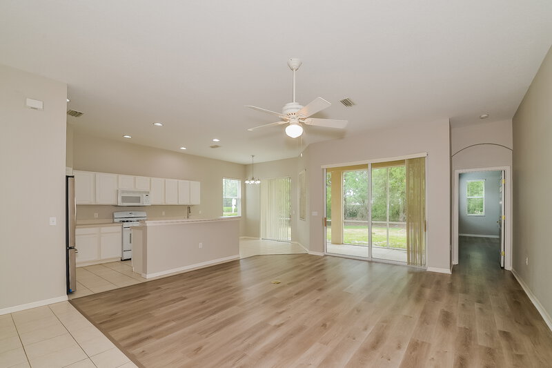 2,820/Mo, 14105 Cattle Egret Pl Lakewood Ranch, FL 34202 Living Room View 2