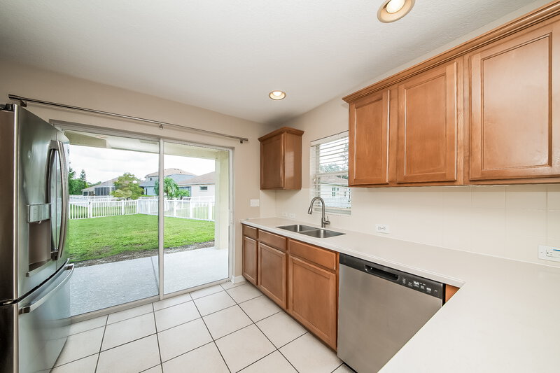 2,520/Mo, 15215 Searobbin Dr Lakewood Ranch, FL 34202 Kitchen View