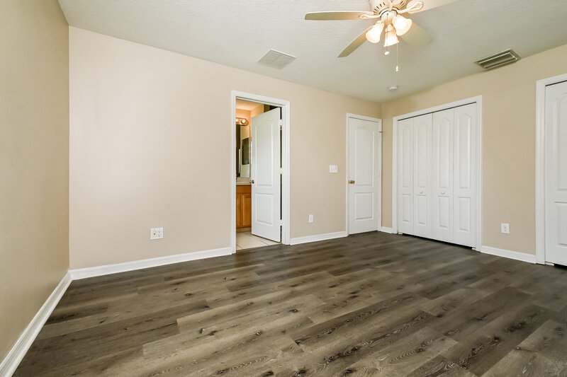 2,600/Mo, 15215 Searobbin Dr Lakewood Ranch, FL 34202 Main Bedroom View