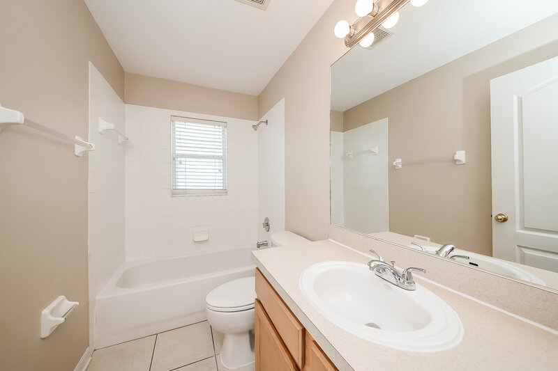 2,520/Mo, 15215 Searobbin Dr Lakewood Ranch, FL 34202 Bathroom View
