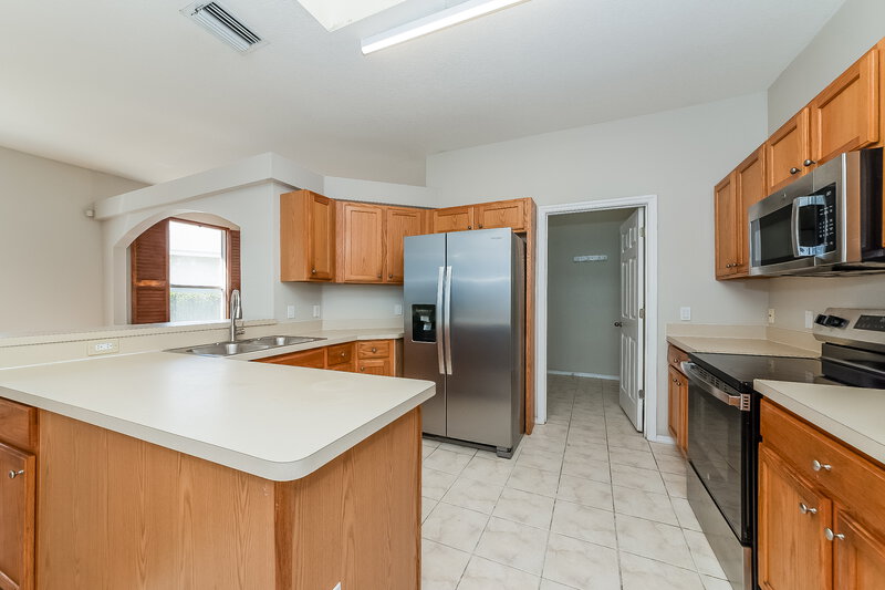 2,665/Mo, 12262 Hollybush Ter Lakewood Ranch, FL 34202 Kitchen View