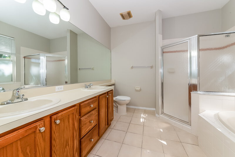 2,665/Mo, 12262 Hollybush Ter Lakewood Ranch, FL 34202 Main Bathroom View
