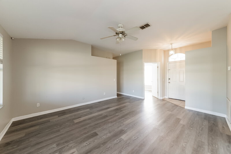 2,025/Mo, 6109 63rd Ave E Palmetto, FL 34221 Living Room View