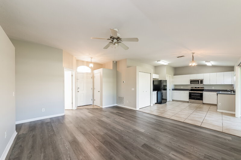 2,025/Mo, 6109 63rd Ave E Palmetto, FL 34221 Living Room View 2