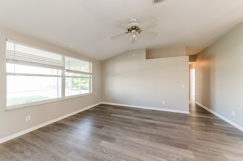 2,025/Mo, 6109 63rd Ave E Palmetto, FL 34221 Living Room View 3