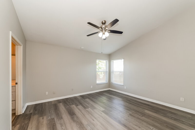 2,025/Mo, 6109 63rd Ave E Palmetto, FL 34221 Main Bedroom View