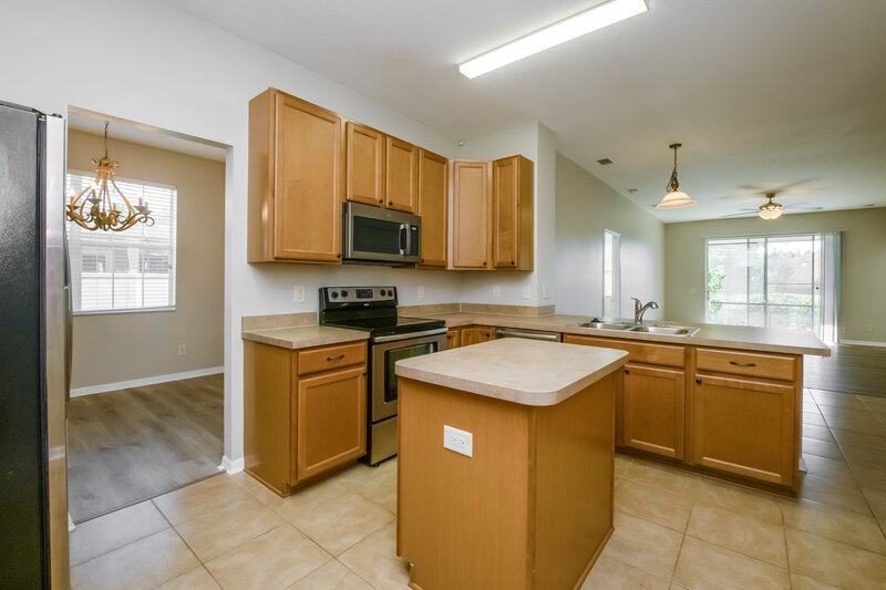 2,720/Mo, 9011 40th Ct E Parrish, FL 34219 Kitchen View 2