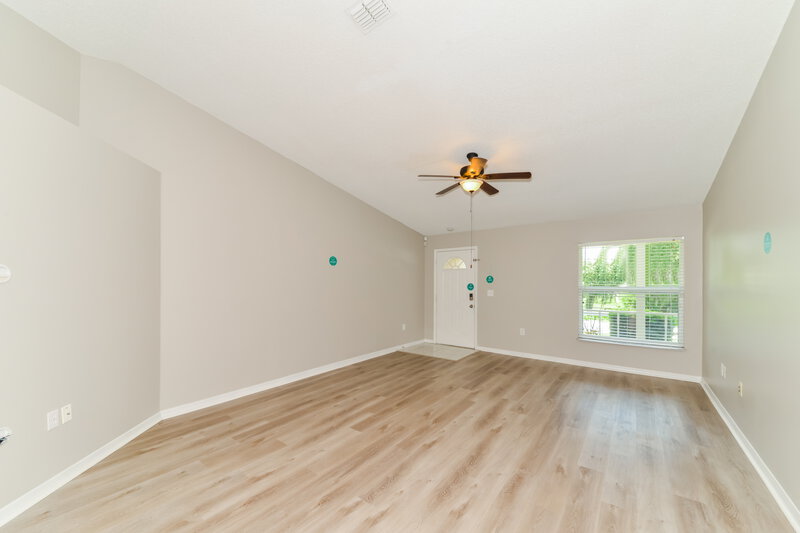 2,185/Mo, 2506 55th Ave E Bradenton, FL 34203 Living Room View