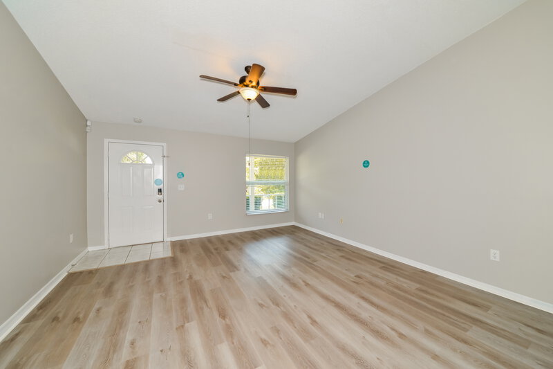 2,185/Mo, 2506 55th Ave E Bradenton, FL 34203 Living Room View 2