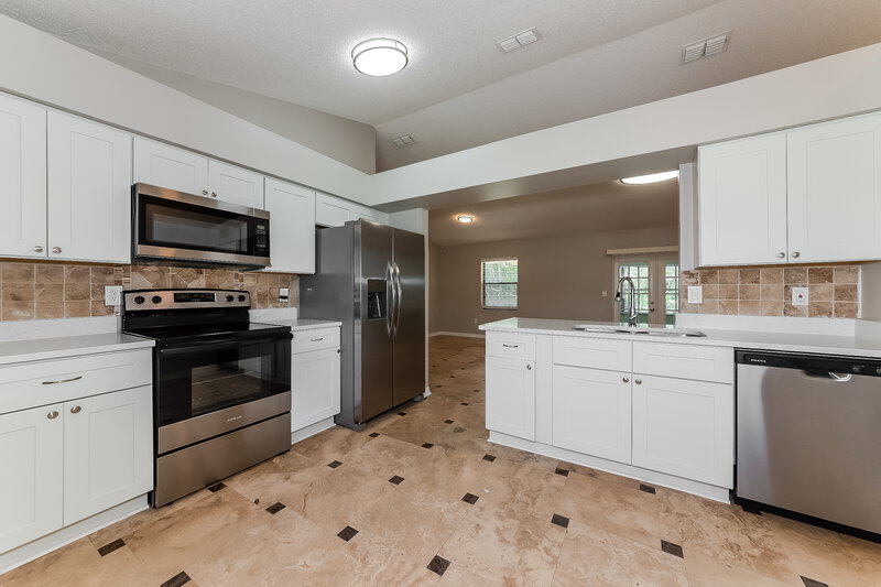 3,310/Mo, 3506 65th Avenue Cir E Sarasota, FL 34243 Kitchen View