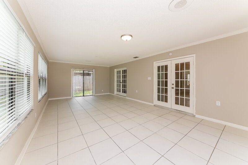 3,310/Mo, 3506 65th Avenue Cir E Sarasota, FL 34243 Sun Room View 2