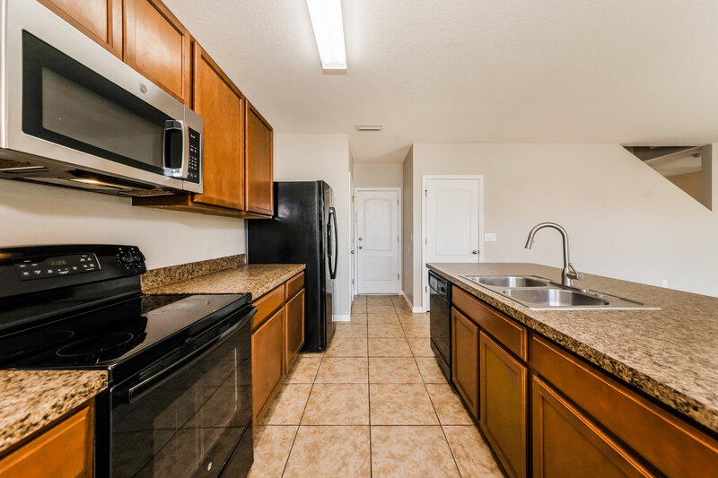 3,850/Mo, 204 Lone Dove Ln Bradenton, FL 34212 Kitchen View 2