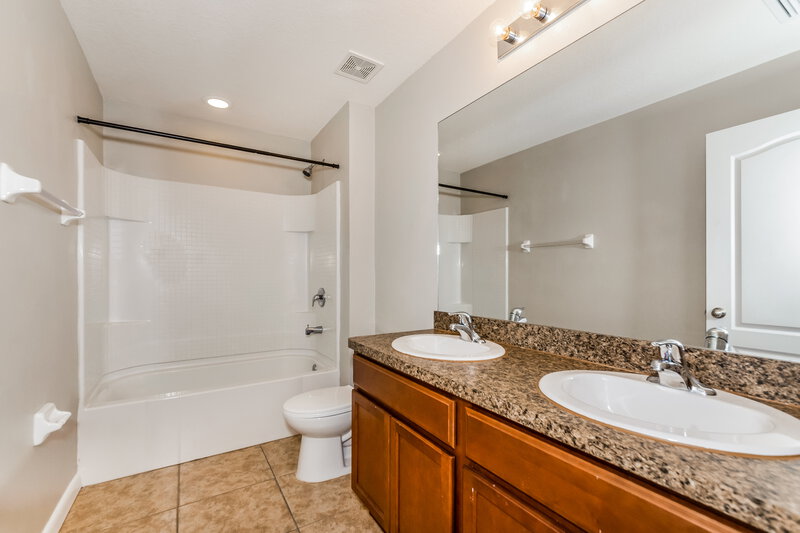 3,850/Mo, 204 Lone Dove Ln Bradenton, FL 34212 Bathroom View