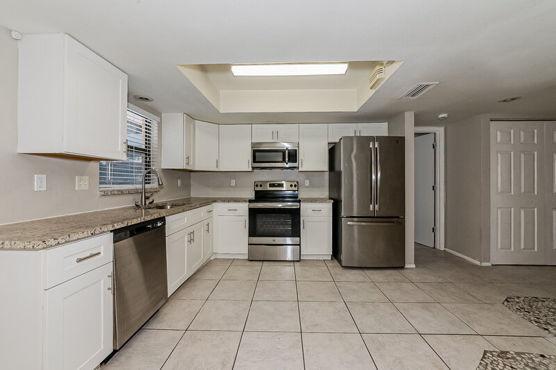2,700/Mo, 4277 Lancaster Dr Sarasota, FL 34241 Kitchen View