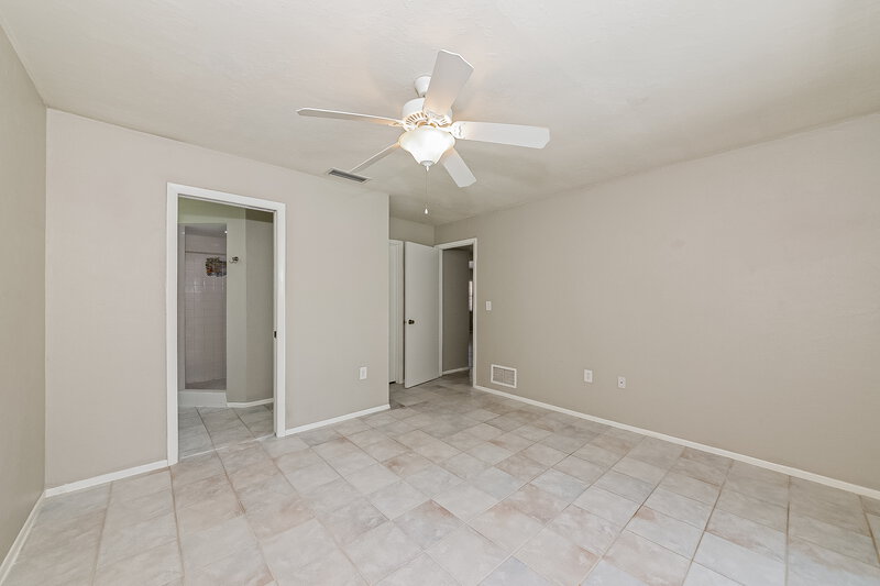 2,700/Mo, 4277 Lancaster Dr Sarasota, FL 34241 Main Bedroom View 2