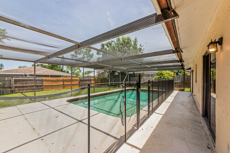 2,700/Mo, 4277 Lancaster Dr Sarasota, FL 34241 Pool View