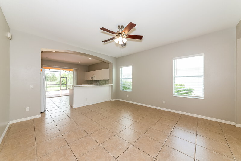 2,715/Mo, 11126 Battery Park Pl Bradenton, FL 34211 Living Room View 2