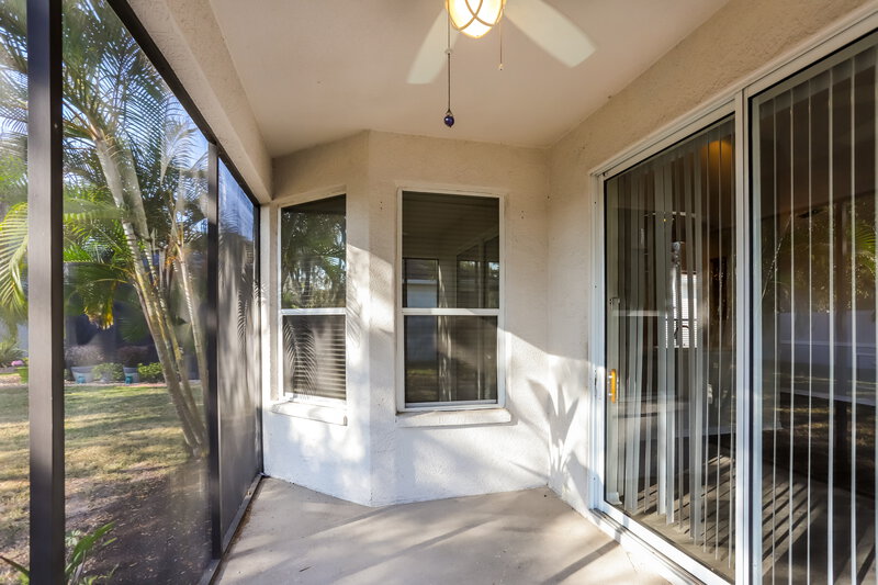 2,135/Mo, 4127 101st Ave E Parrish, FL 34219 Sun Room View