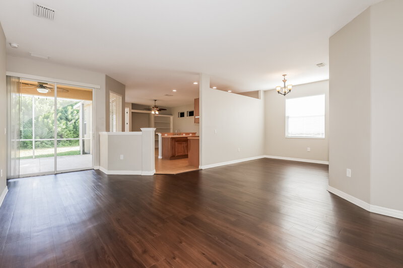 2,040/Mo, 5412 Lexington Dr Parrish, FL 34219 Living Room View 2