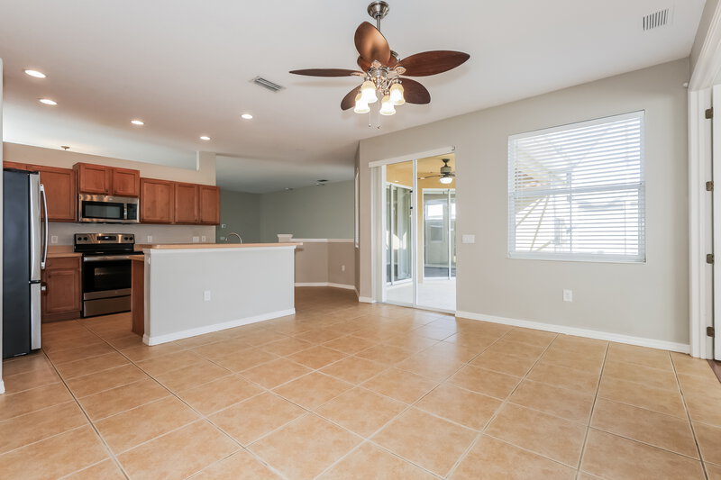 2,040/Mo, 5412 Lexington Dr Parrish, FL 34219 Family Room View