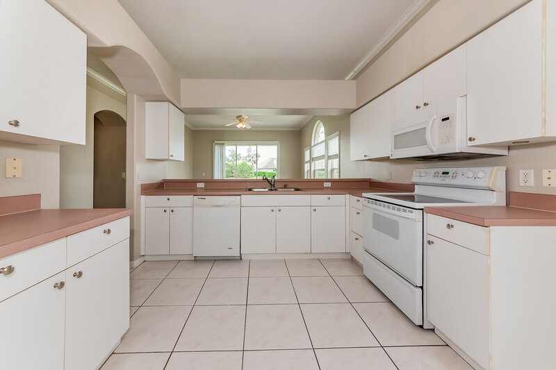 2,385/Mo, 6019 Laurel Creek Trl Ellenton, FL 34222 Kitchen View