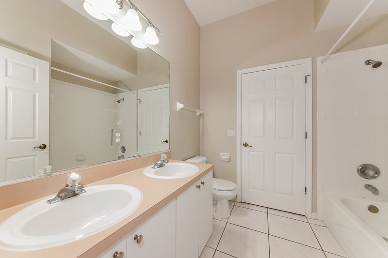 2,385/Mo, 6019 Laurel Creek Trl Ellenton, FL 34222 Bathroom View