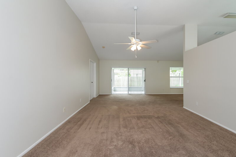 2,575/Mo, 4814 11th Avenue Cir E Bradenton, FL 34208 Living Room View