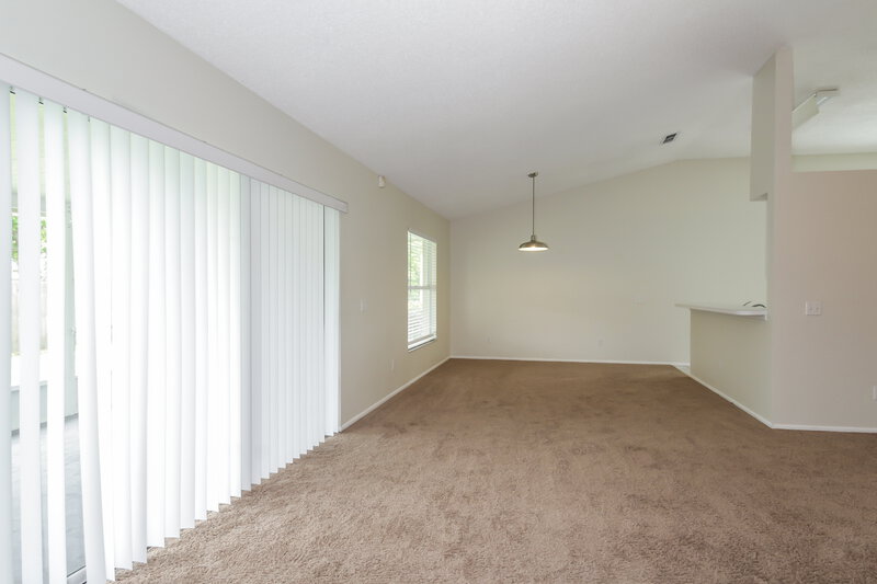 2,575/Mo, 4814 11th Avenue Cir E Bradenton, FL 34208 Living Room View 2