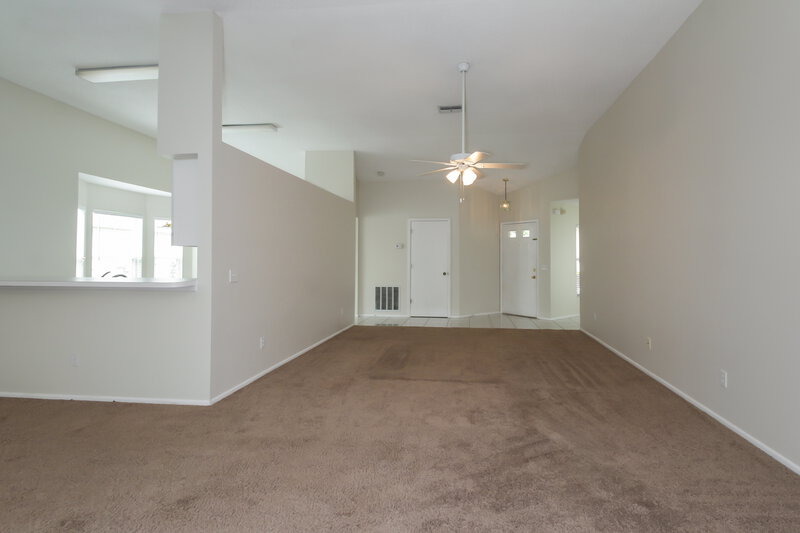 2,575/Mo, 4814 11th Avenue Cir E Bradenton, FL 34208 Living Room View 3