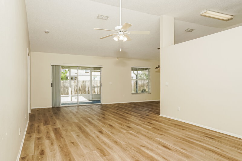 2,475/Mo, 4814 11th Avenue Cir E Bradenton, FL 34208 Living Room View 2