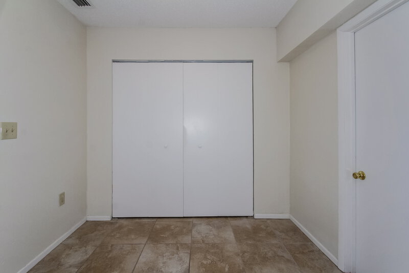 2,450/Mo, 4243 Lanai Dr Sarasota, FL 34241 Foyer View