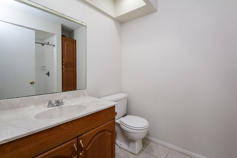 2,450/Mo, 4243 Lanai Dr Sarasota, FL 34241 Powder Room View