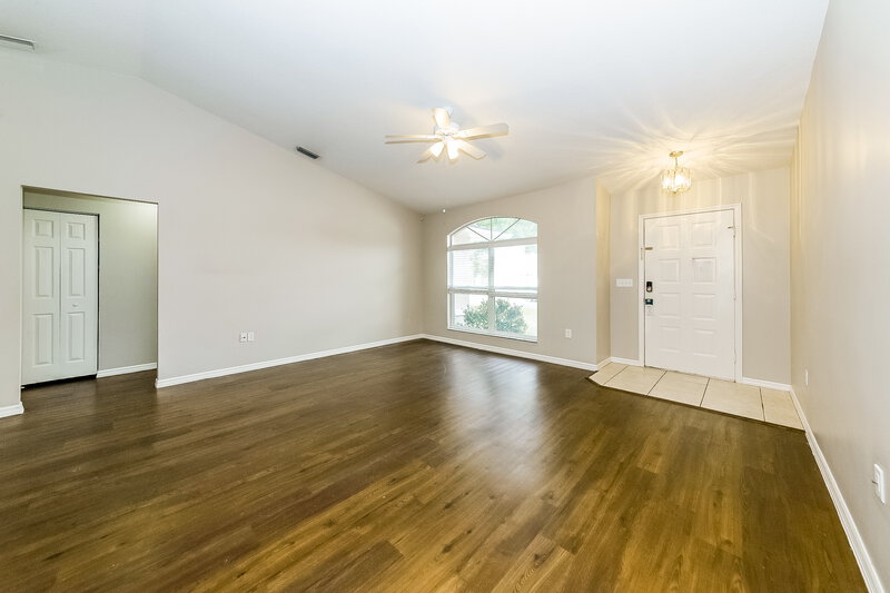 2,455/Mo, 2003 Old Arbor Ct Sarasota, FL 34232 Living Room View 2