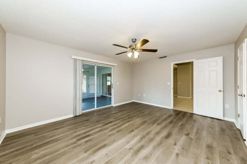 2,455/Mo, 2003 Old Arbor Ct Sarasota, FL 34232 Main Bedroom View 2