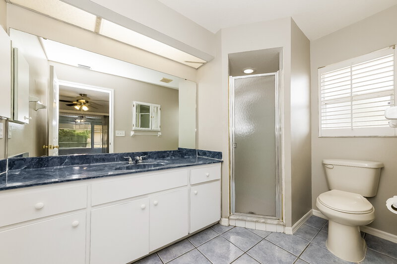 2,455/Mo, 2003 Old Arbor Ct Sarasota, FL 34232 Main Bathroom View