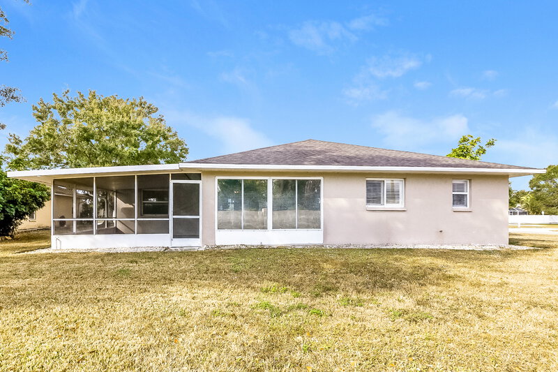 2,455/Mo, 2003 Old Arbor Ct Sarasota, FL 34232 Rear View