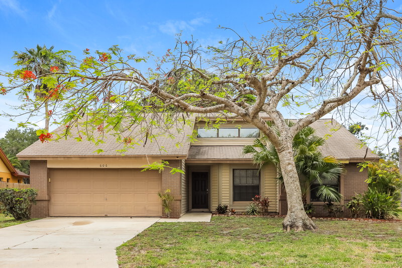 3,300/Mo, 606 49th St E Bradenton, FL 34208 External View