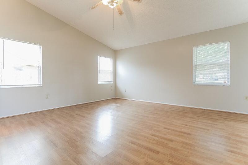 3,300/Mo, 606 49th St E Bradenton, FL 34208 Main Bedroom View