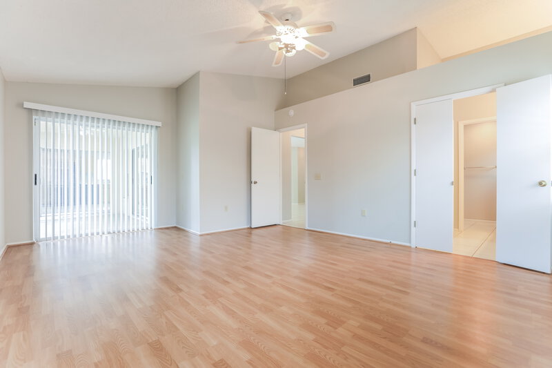 3,300/Mo, 606 49th St E Bradenton, FL 34208 Main Bedroom View 2