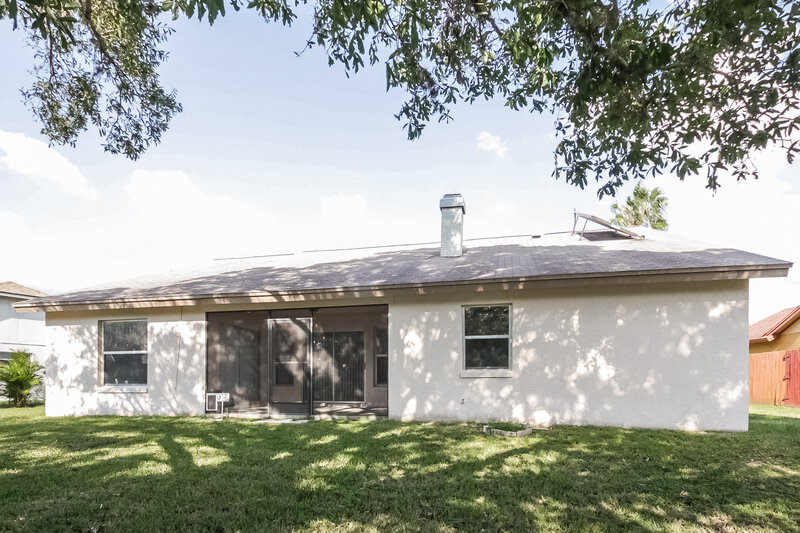 3,300/Mo, 606 49th St E Bradenton, FL 34208 Rear View 2