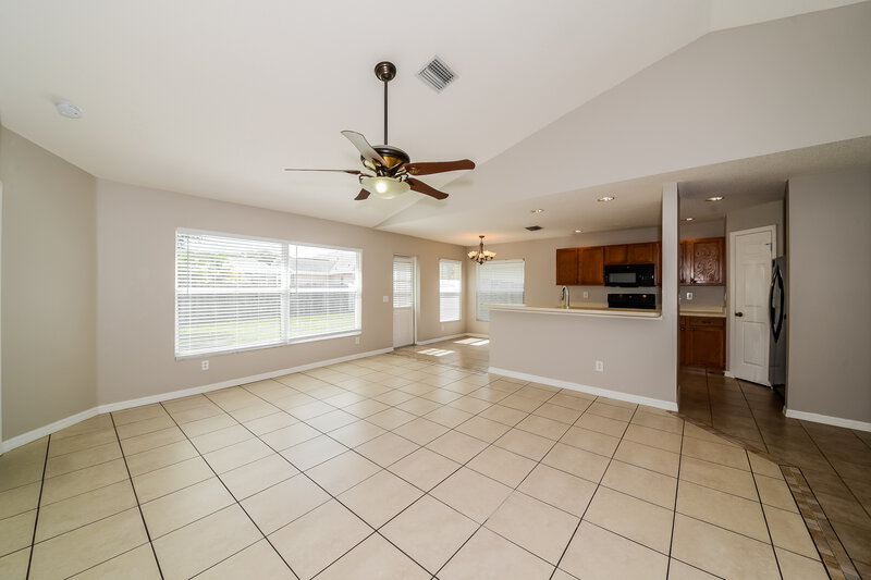 2,250/Mo, 11776 Shirburn Cir Parrish, FL 34219 Living Room View