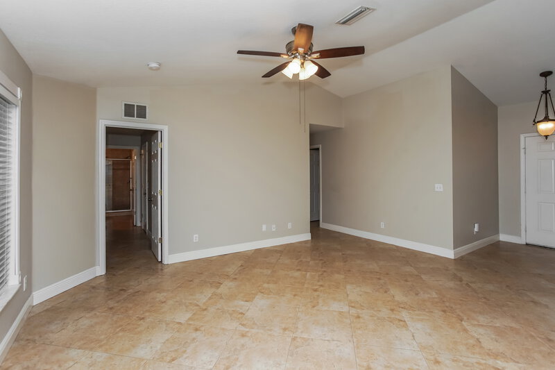 2,070/Mo, 12147 Warwick Cir Parrish, FL 34219 Living Room View