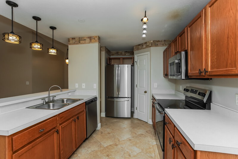 2,070/Mo, 12147 Warwick Cir Parrish, FL 34219 Kitchen View