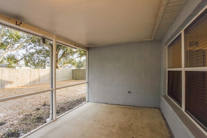 2,070/Mo, 12147 Warwick Cir Parrish, FL 34219 Sun Room View