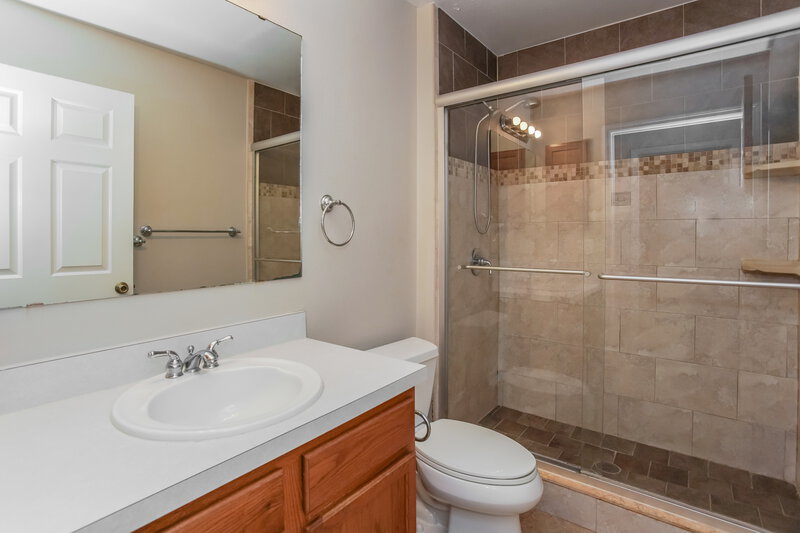 2,070/Mo, 12147 Warwick Cir Parrish, FL 34219 Bathroom View