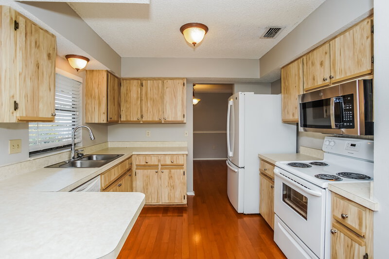 2,465/Mo, 524 McArthur Ave Sarasota, FL 34243 Kitchen View
