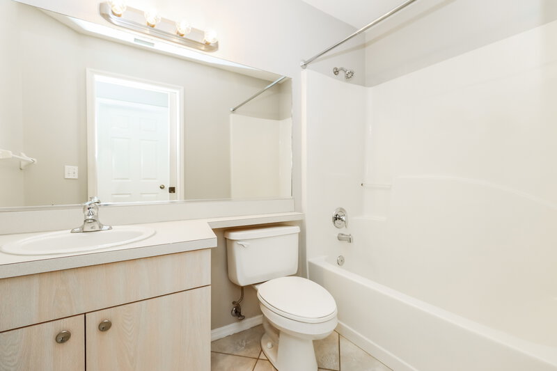 2,750/Mo, 12226 Hollybush Ter Lakewood Ranch, FL 34202 Bathroom View